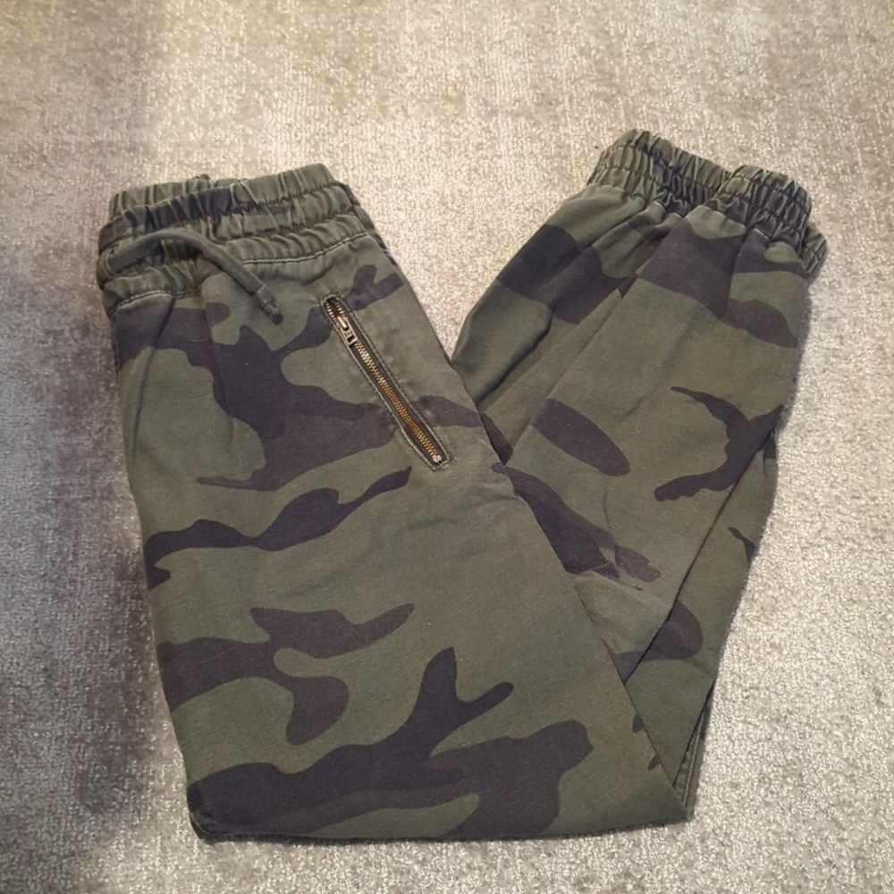 Camo Joggers TNA